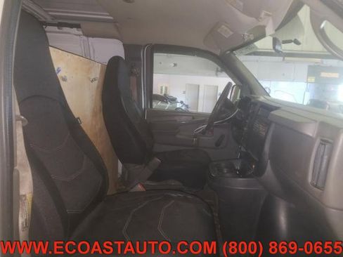 Used 2005 Chevrolet Express 2500 image 5