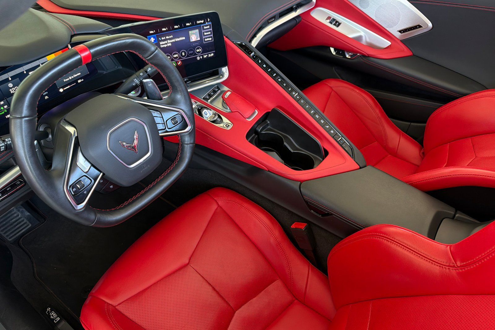 Used 2022 Chevrolet Corvette Stingray Preferred Conv w/ Z51 Performance Package RWD image 11