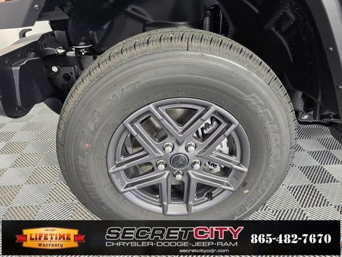 New 2025 Jeep Gladiator Sport image 9