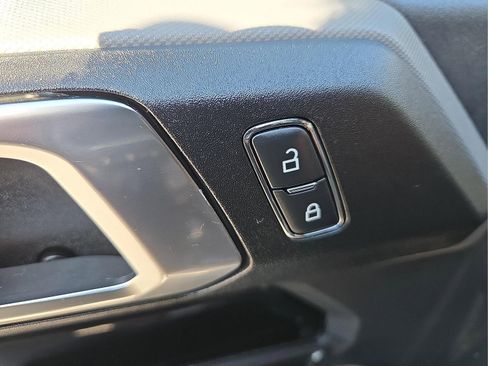 Used 2021 Ford Bronco Black Diamond image 15