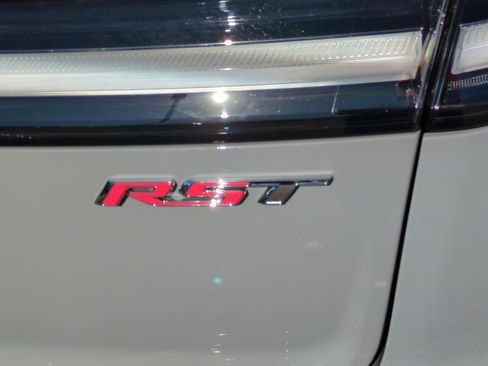 New 2025 Chevrolet Silverado EV RST image 31