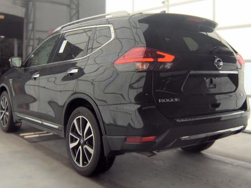 Used 2017 Nissan Rogue SL w/ SL Premium Package AWD/4WD image 4