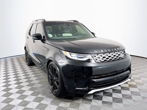 Used 2024 Land Rover Discovery Metropolitan Edition image 1