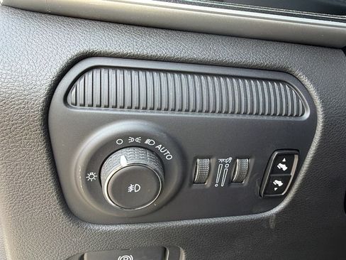 Used 2024 Jeep Wagoneer 4WD w/ Premium Group I image 28