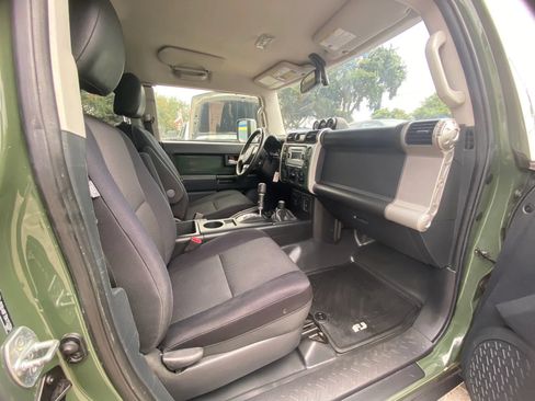 Used 2013 Toyota FJ Cruiser 4WD w/ Upgrade Pkg image 15