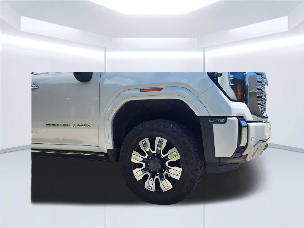 Used 2025 GMC Sierra 3500 Denali w/ Denali Reserve Package AWD/4WD image 29