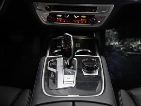 Used 2017 BMW 740i xDrive AWD/4WD image 35