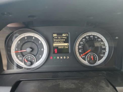 Used 2019 RAM 1500 Classic SLT AWD/4WD image 10