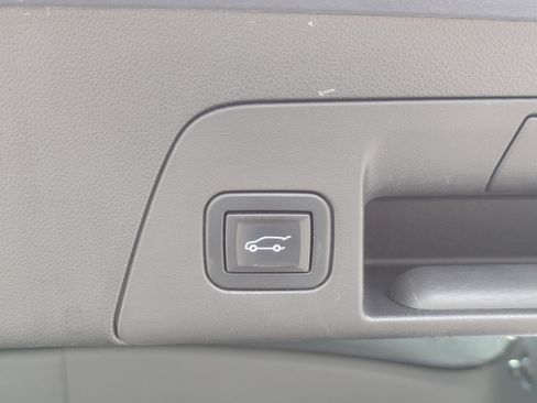 Used 2022 Buick Envision Essence w/ Technology Package I image 14