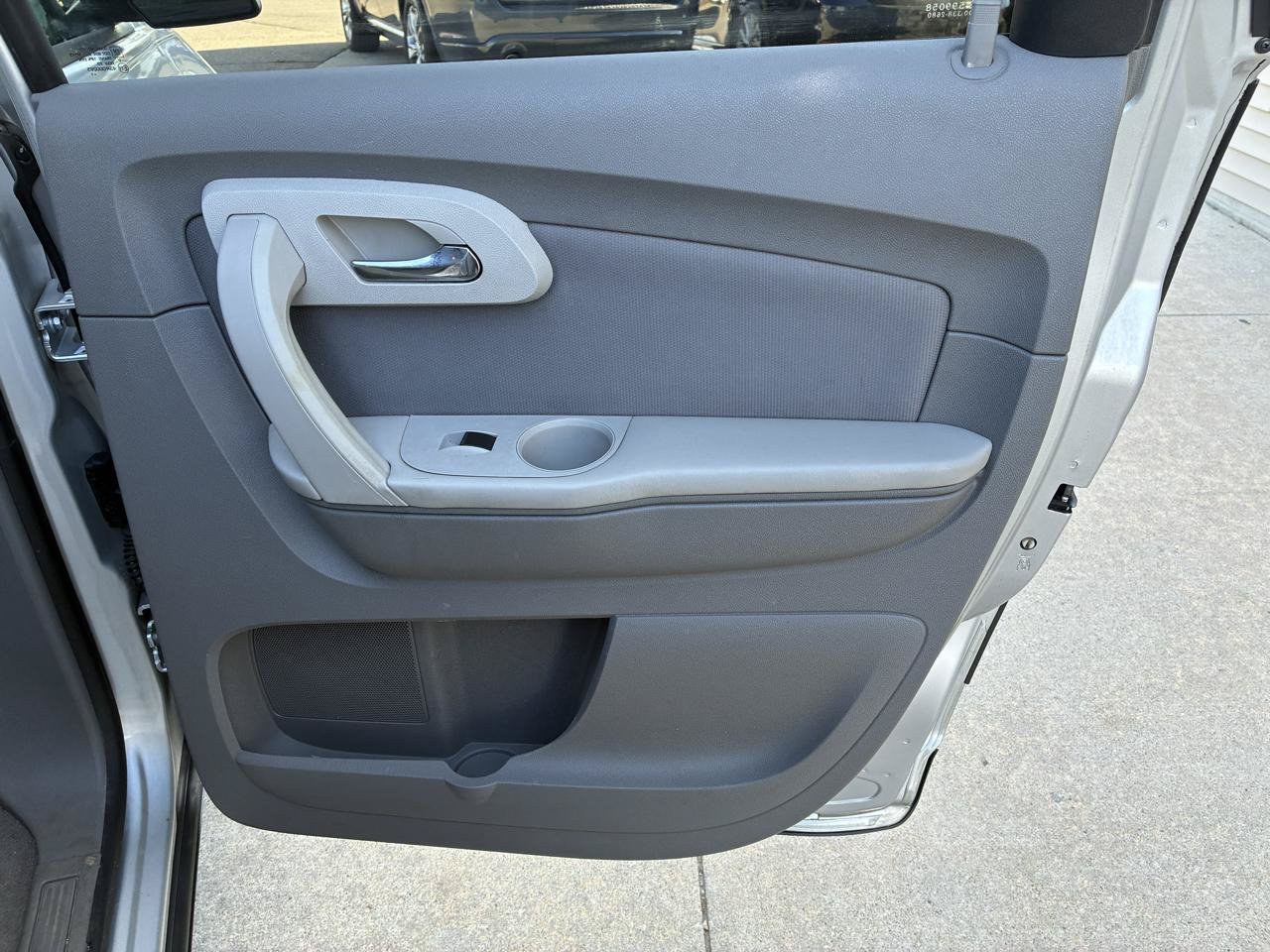 Used 2012 Chevrolet Traverse LS FWD image 12