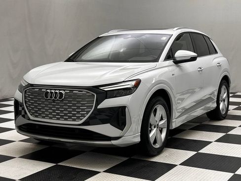 Used 2024 Audi Q4 e-tron Premium Plus w/ Premium Plus AWD/4WD image 4