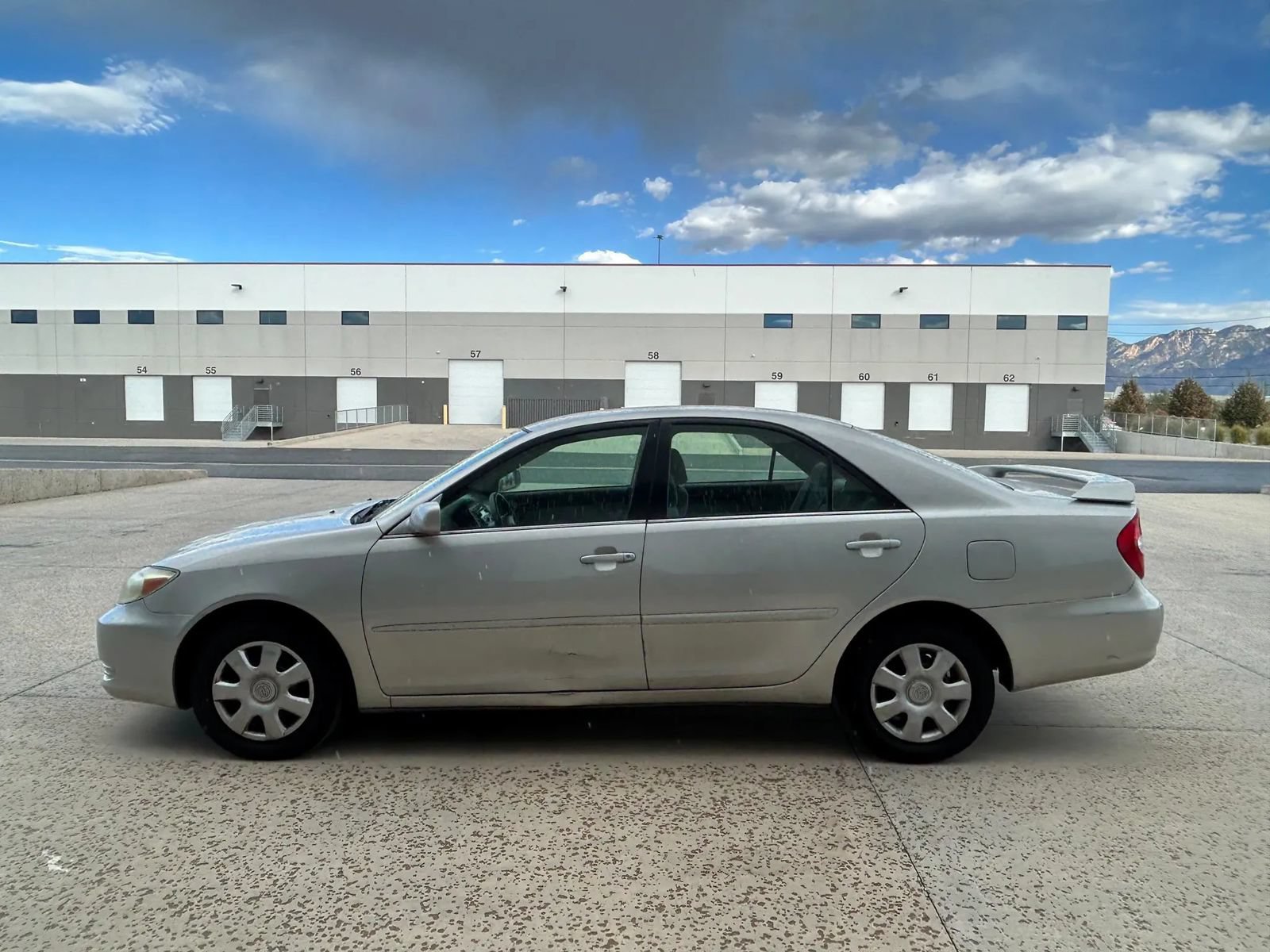 Used 2004 Toyota Camry LE FWD image 2