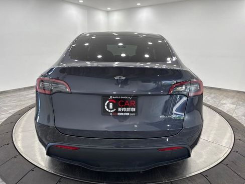 Used 2022 Tesla Model Y Long Range image 6