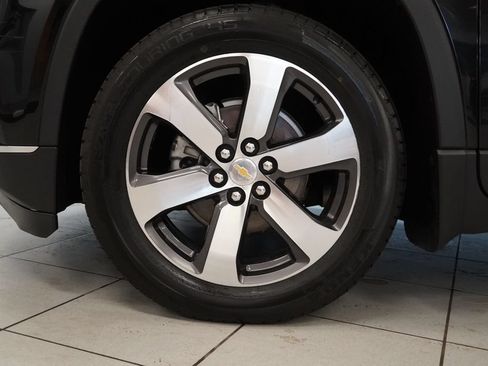 Used 2020 Chevrolet Traverse LT w/ LT Premium Package FWD image 15