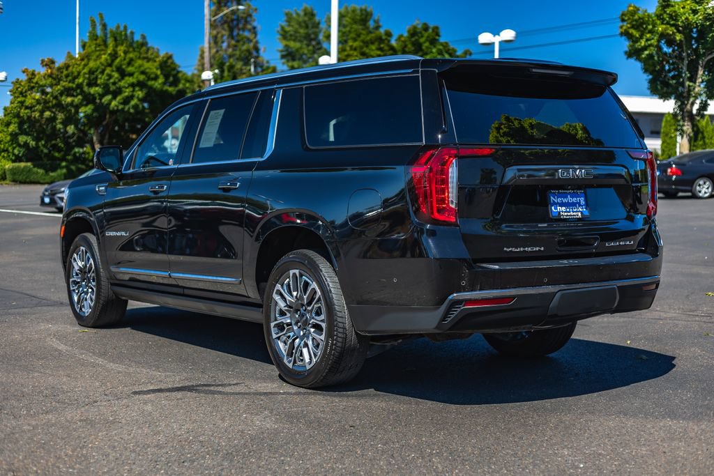 Used 2024 GMC Yukon XL Denali Ultimate AWD/4WD image 9