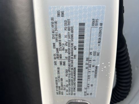 Certified 2025 Ford Escape SE image 28