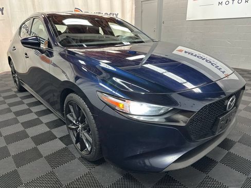 Used 2019 MAZDA MAZDA3 AWD Hatchback w/ Premium Pkg image 2