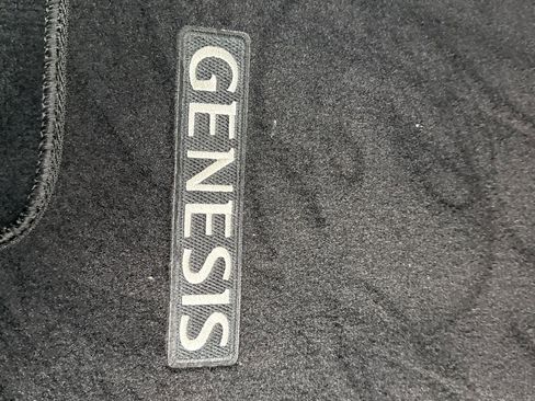 Used 2023 Genesis GV70 2.5T w/ Winter Weather Package image 27