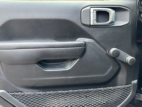 Used 2021 Jeep Wrangler Sport image 23