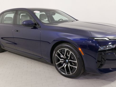 Used 2023 BMW 760i xDrive image 6