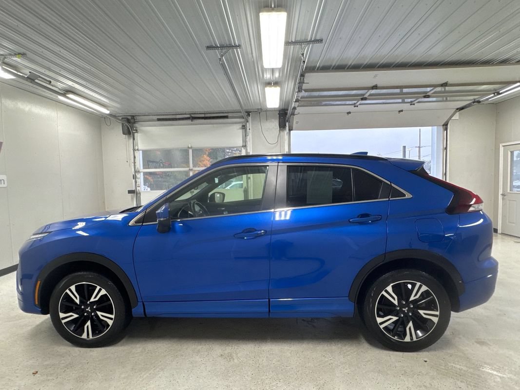 Used 2025 Mitsubishi Eclipse Cross SE AWD/4WD image 2