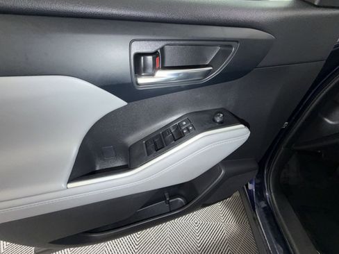 Used 2022 Toyota Highlander XLE image 15