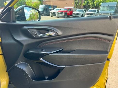 Used 2024 Chevrolet Trax RS w/ Sunroof Package FWD image 10