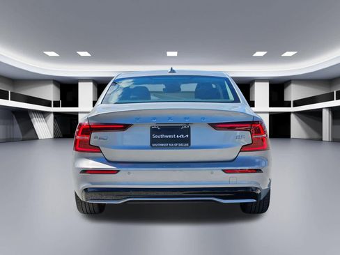Used 2024 Volvo S60 B5 Core FWD image 5