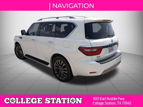 Used 2023 Nissan Armada Platinum w/ Captain's Chairs Package RWD image 4