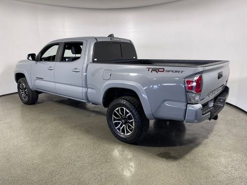 Used 2021 Toyota Tacoma TRD Sport w/ Technology Package image 5