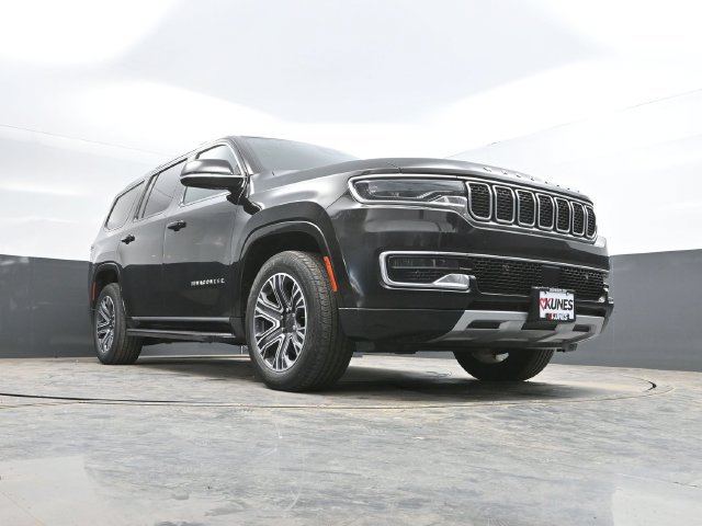 Used 2024 Jeep Wagoneer Series II AWD/4WD image 39