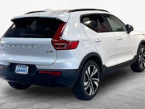 Used 2024 Volvo XC40 B5 Ultimate w/ Protection Package Premier AWD/4WD image 6