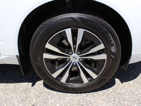 Certified 2024 Volvo XC60 B5 Core w/ Climate Package AWD/4WD image 12