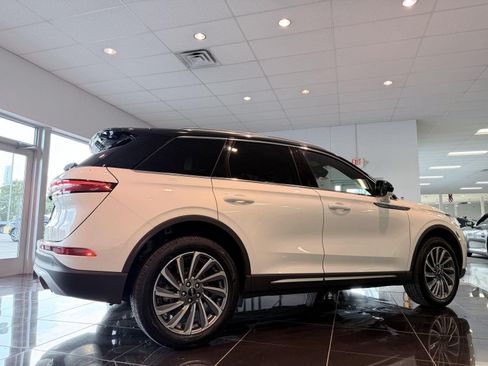 Used 2023 Lincoln Corsair Reserve AWD/4WD image 6