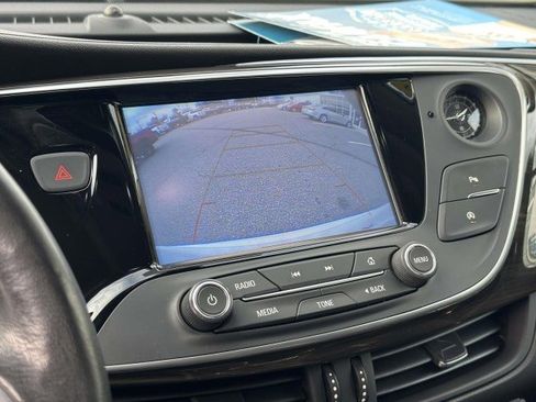 Used 2020 Buick Envision Essence image 20
