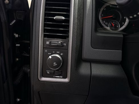 Used 2017 RAM 1500 Express AWD/4WD image 22