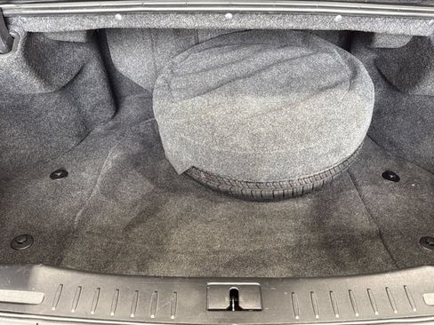 Used 2011 Cadillac DTS Limousine FWD image 5