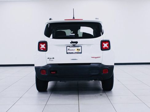 Used 2023 Jeep Renegade Trailhawk image 6