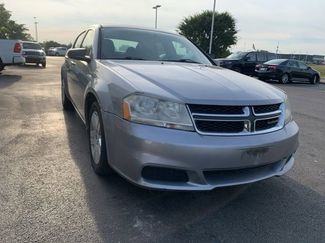 Used 2014 Dodge Avenger SE image 1