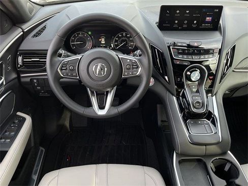 Used 2025 Acura RDX SH-AWD image 13