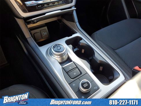 Used 2023 Ford Explorer XLT image 28