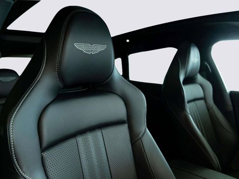 New 2026 Aston Martin DBX 707 image 15