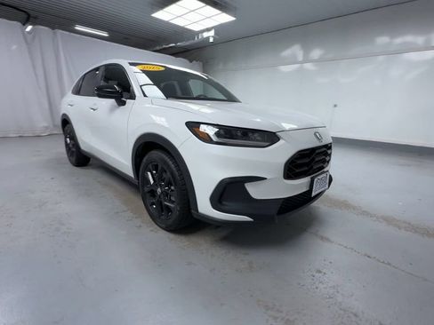 Used 2025 Honda HR-V Sport image 2