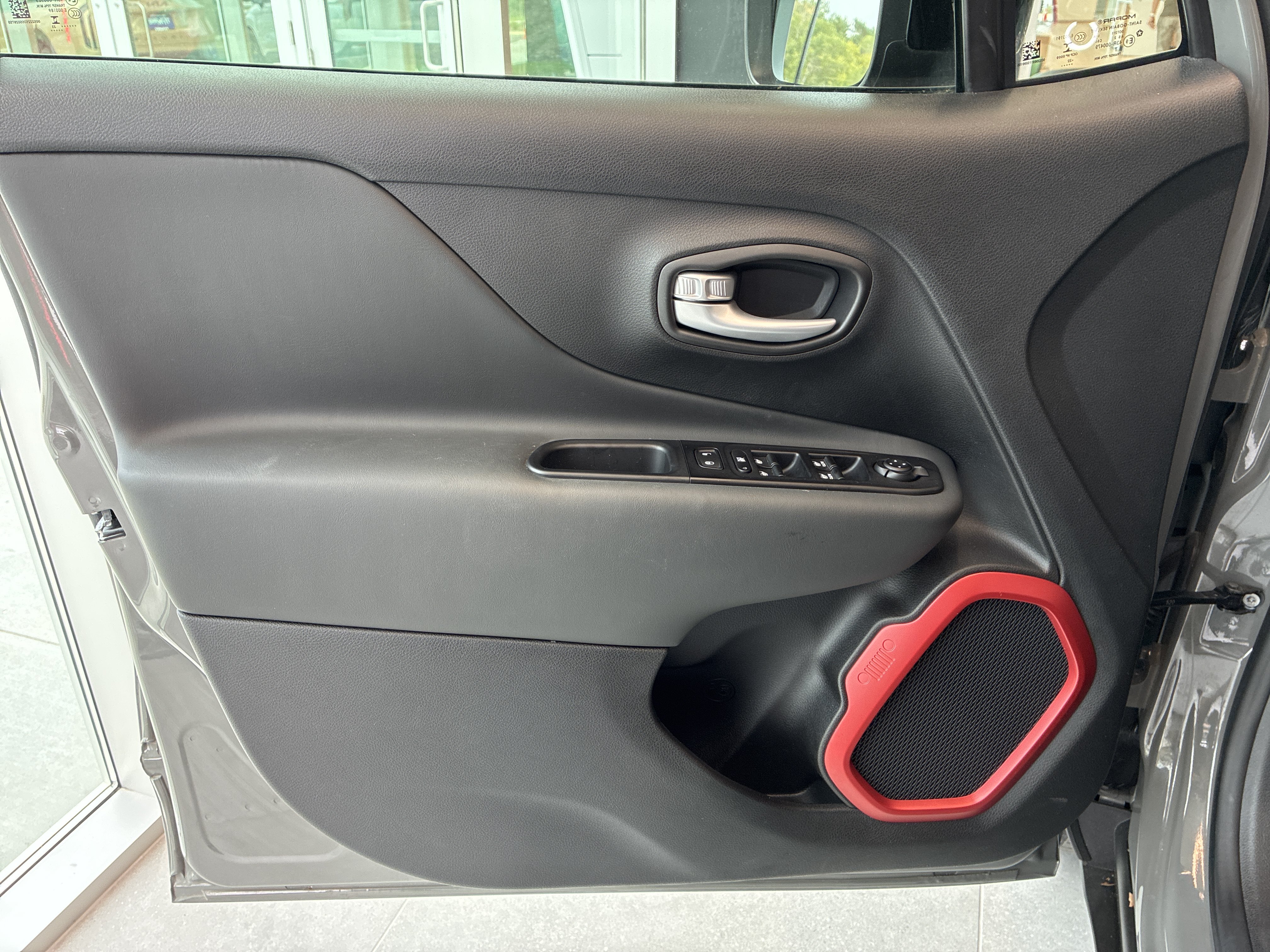 Certified 2023 Jeep Renegade Trailhawk w/ Sun/Sound Group AWD/4WD image 19