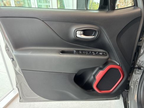 Certified 2023 Jeep Renegade Trailhawk w/ Sun/Sound Group AWD/4WD image 19