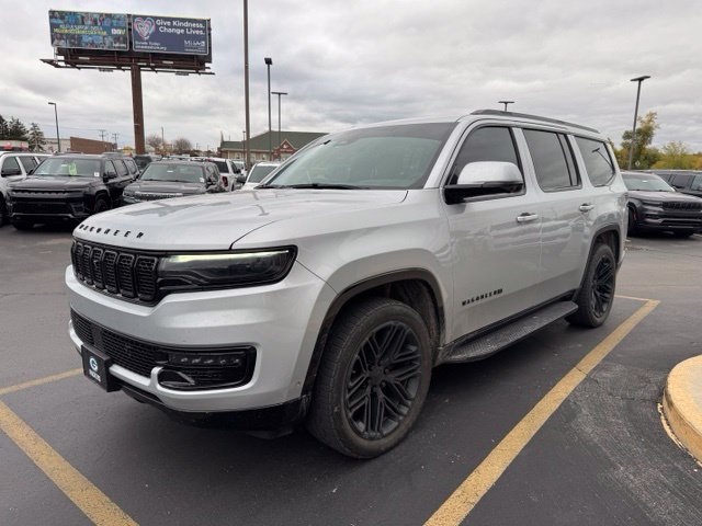 Used 2022 Jeep Wagoneer Series III AWD/4WD image 3
