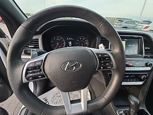 Used 2019 Hyundai Sonata Limited image 16