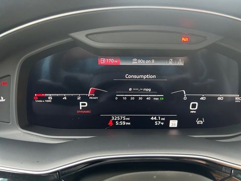 Certified 2022 Audi SQ7 Prestige AWD/4WD image 11