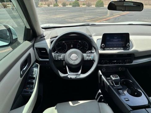 Certified 2023 Nissan Rogue SV w/ SV Premium B Package FWD image 14