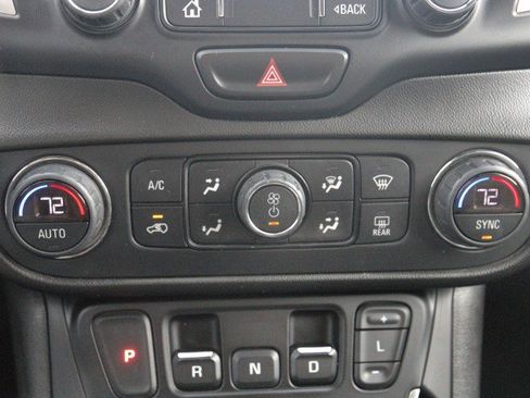 Used 2020 GMC Terrain SLT w/ Preferred Package image 24